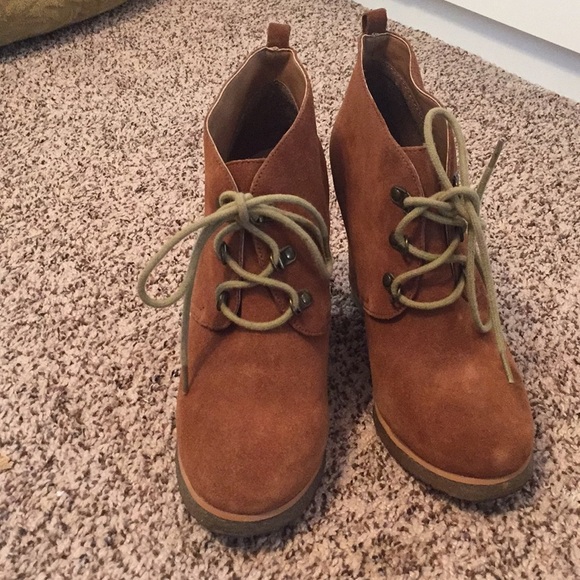 Steve Madden tan suede boots‎ - Picture 1 of 3